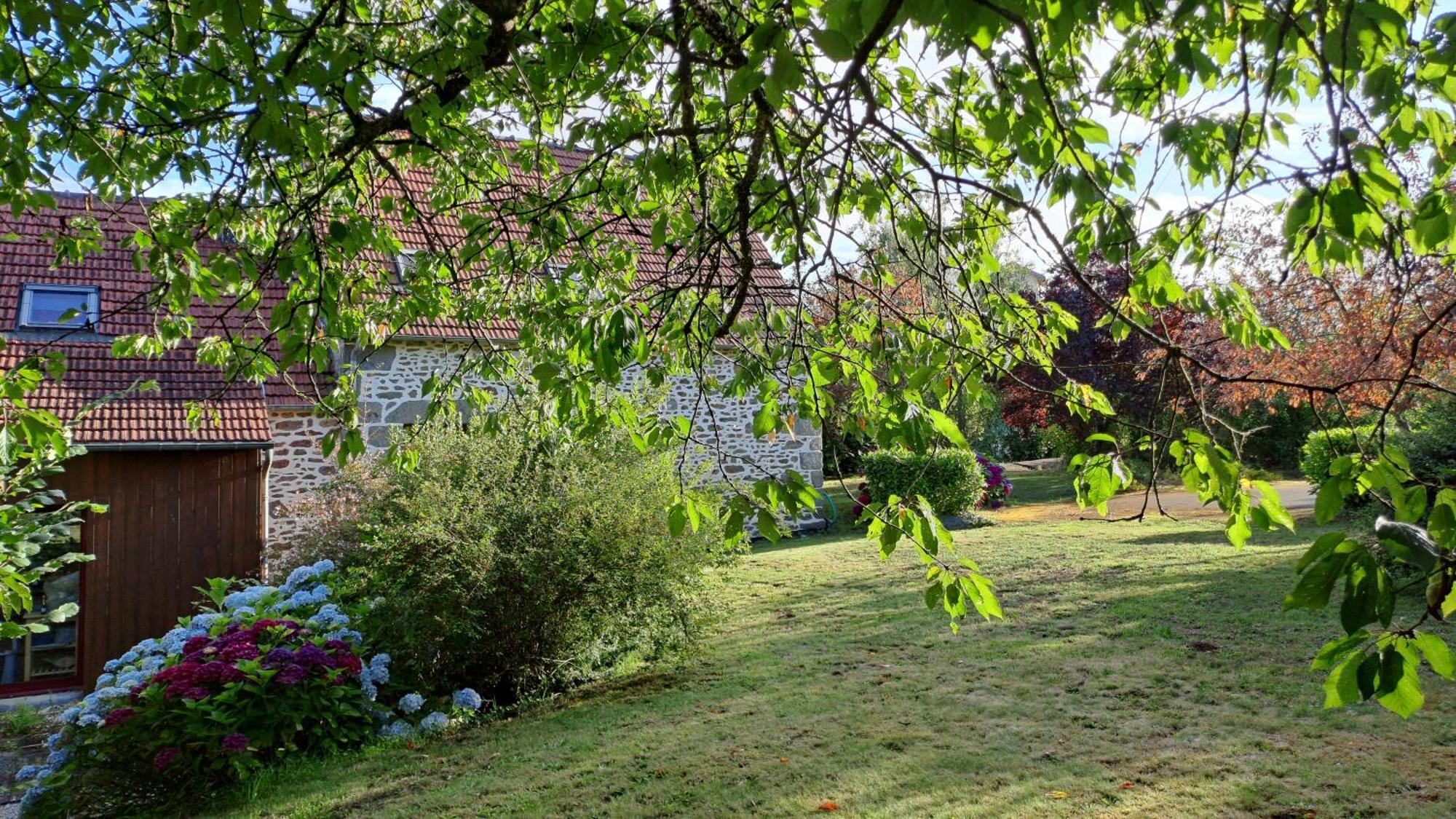 Le Cottage De Lily Bonnemain Bagian luar foto