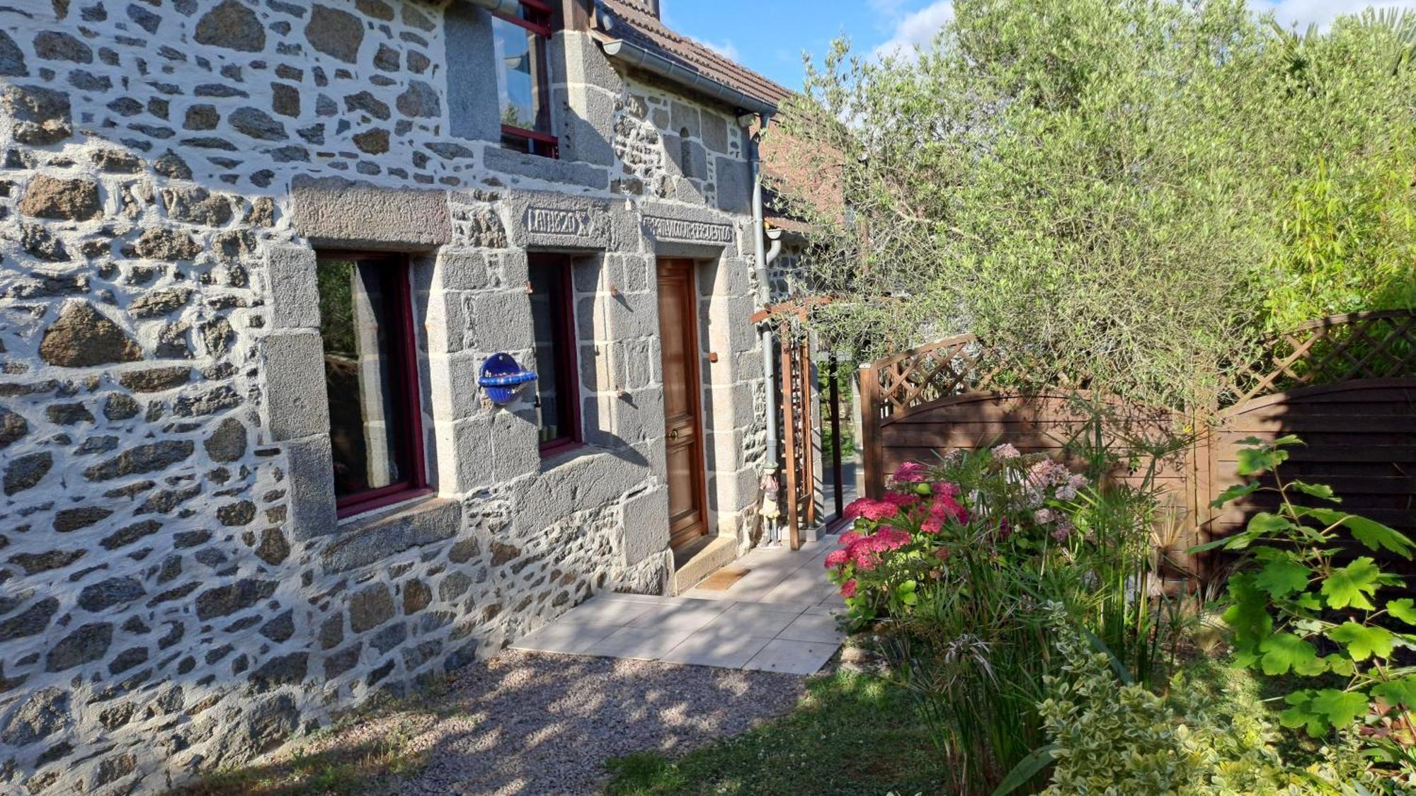 Le Cottage De Lily Bonnemain Bagian luar foto
